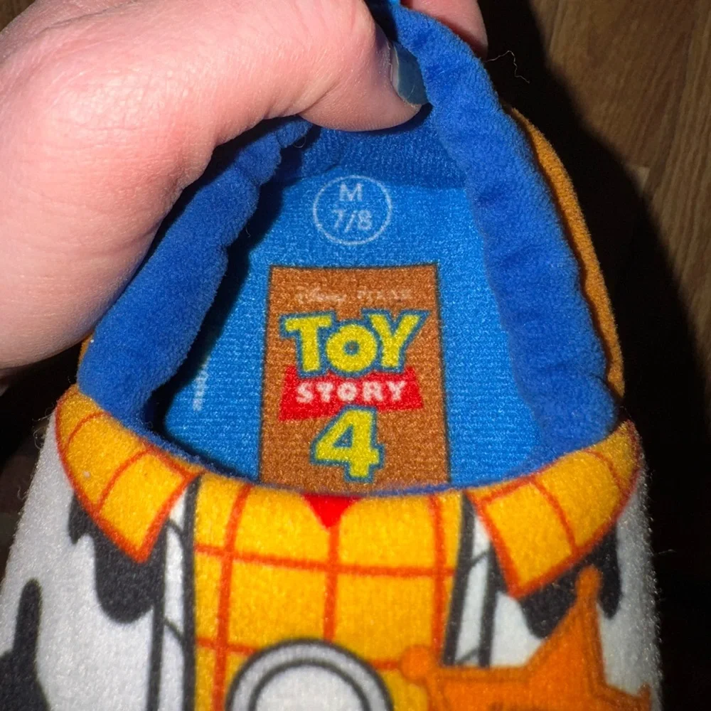 Kids Disney Toy Story slippers. Super cute! Size M 7/8 - Picture 3 of 4